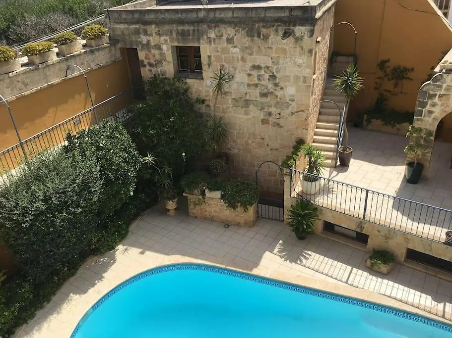 Studio Apartment With Pool In House Of Character. Birkirkara