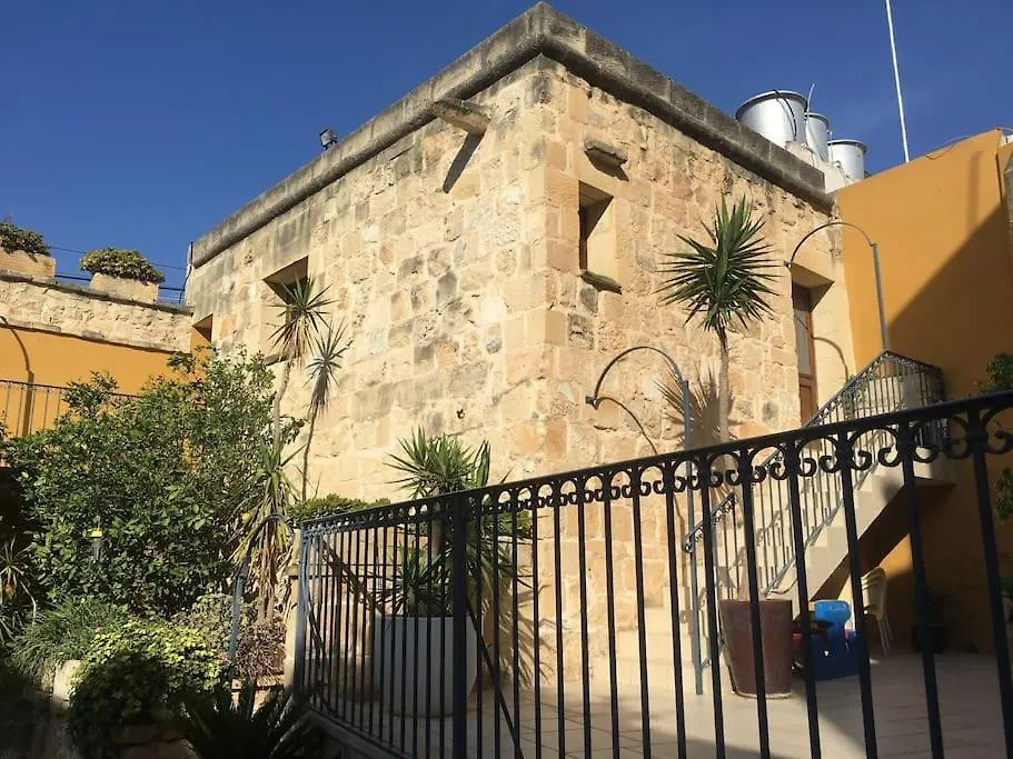 Studio Apartment With Pool In House Of Character. Birkirkara